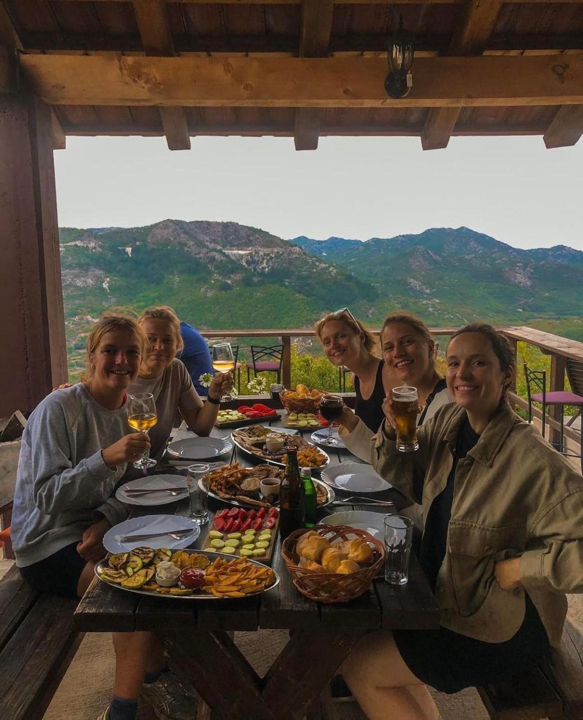 Hotel Camp Oaza,Lipa Cetynia Zewnętrze zdjęcie