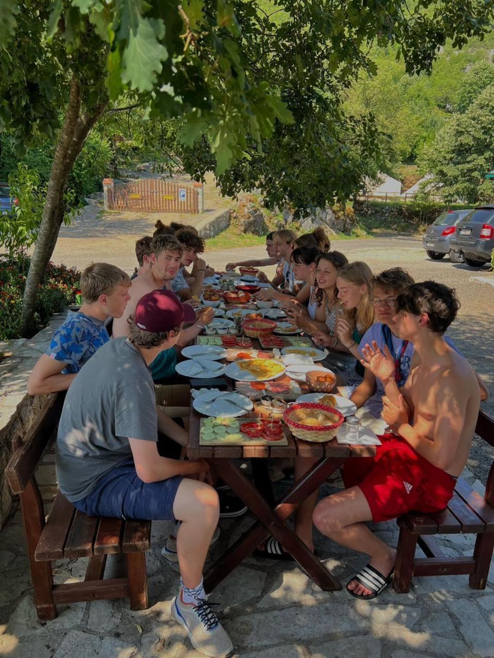 Hotel Camp Oaza,Lipa Cetynia Zewnętrze zdjęcie